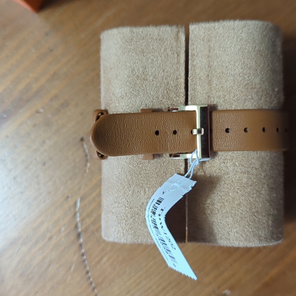 Tory Burch Watch - Picture 2 of 6